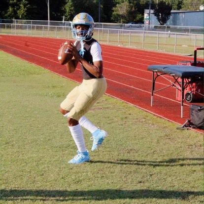 Beddingfield HS' 27 3.0 GPA / 6'2 165 QB