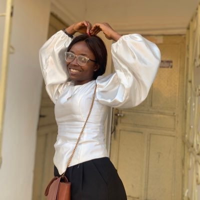 Priscacutie's profile picture. Comms Babe📡📞 Voice over actor🎙 Podcaster 🎧 (Petite Prisca’s Podcast) Radio host🖋 Project Manager💻 Tech Sis👩🏾‍💻 Gunshot Survivor