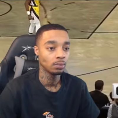 __ffej's profile picture. peace hardly fr