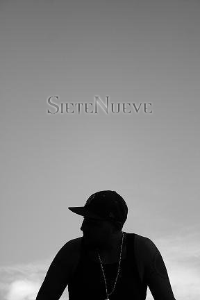 SieteNueve's music brings a wide variety of sentiments baptized with the classic sound of Hip-Hop's golden era.
