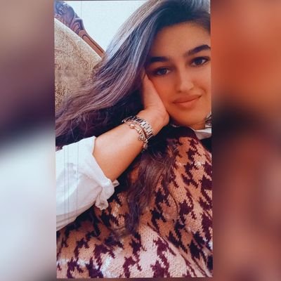 Omü / Sbö
🌱
Kendi halinde konuşan,yazan,okuyan biri🚶🏻♀️