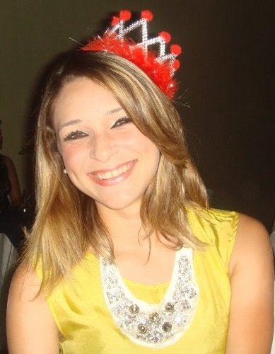 14  Anos, Flamenguista de Coração , Pagodeira Sempre, Carinhosa , Ciumenta, chata, leza...
Contatos : ( Msn)  datt_bi@hotmail.com