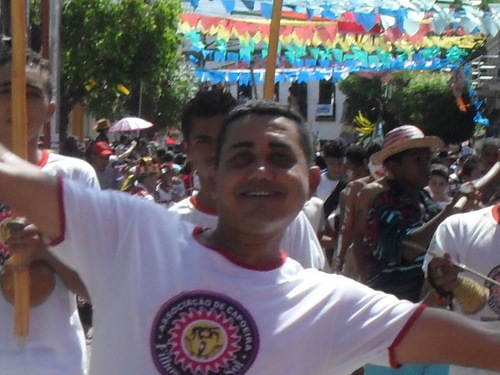 Mestre Nino, Fundador da Associação de Capoeira Filhos do Sol, que trabalha com crianças em situaçao de vulnerabilidades,amorucedro@yahoo.com.br