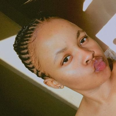•Gemini♊
•Beautiful heart😇
•Artistic👣
•Creative💭
•Freaky😊
•Friendly👫👭
•Swati and Sotho Girl👩👣