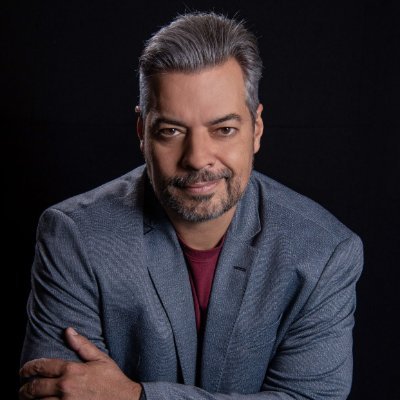 rjrj2305's profile picture. Cirurgião-Dentista, apaixonado por tecnologia. Julgo quem fala de signo, e idolatra político. Acredito na livre iniciativa, empreendedorismo e no trabalho.