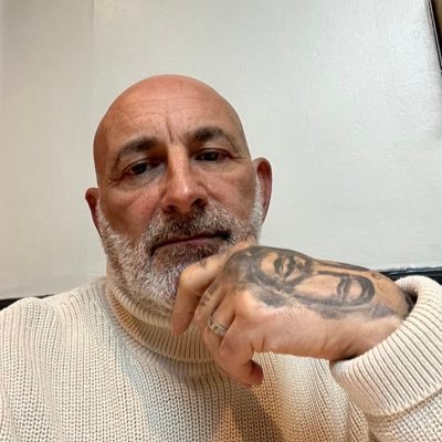 Anthonymehlman1's profile picture. green badge , husband, father , grandad 🇮🇱🇬🇧am yisrael chai