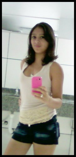 ''compLicαdα demαis pαrα voce intender; perfeitα demαis prα vc ter,
axu que naum pq não sou perfeita so apenas uma adolescente tentando ser feliz; #