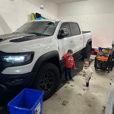 BenWeeeth's profile picture. Family man that doesn’t hate gambling.