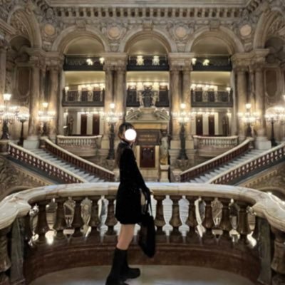 je suis étudiante japonaise apprenant français:) J’adore le Ballet de l’Opera de Paris!!🫶🏻