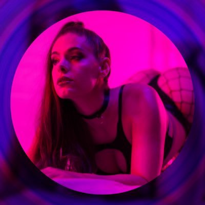 📸 Model + #ContentCreator ⬗ Wrestling Domme’y 😈 📍OC & LA ⇢ Skylarrene@ymail.com ⇠ #SkylarRene 🎙️Go Follow ⇢ @fetishplugtalk 💖 Poly Pansexual 🌈