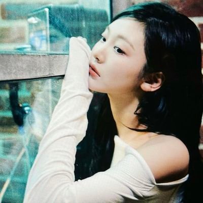 bastarzhi's profile picture. 身在无间, 心在桃源。