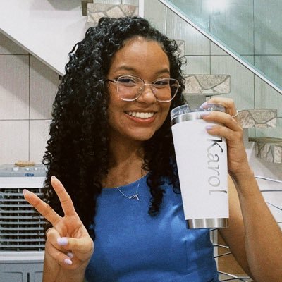 reclamação em livre demanda de uma estudante de enfermagem que ama um tal de Justin Bieber