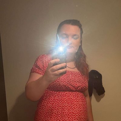 trans female /gender fluid married, 21 content creator , twitch streamer