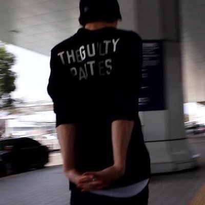 MOZUKUS136's profile picture. 右寄りの左寄り