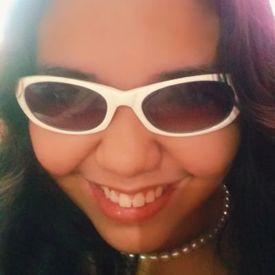 DeMaribea's profile picture. I'm still in an asylum, and I'M ALIVE.