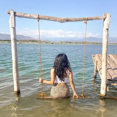 ⌓ probablemente admirando a mis monsteras o viviendo la vida en pinterest.