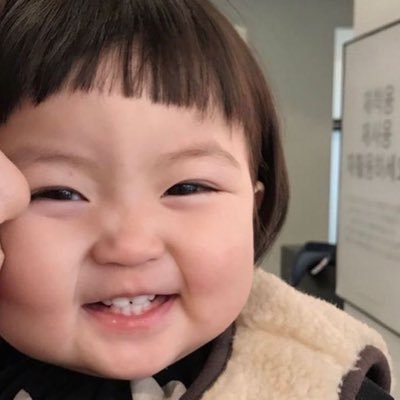 b_estelap's profile picture. 