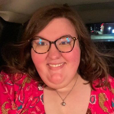 A physics grad from @SFASU who loves to bake. I also adore pink, glitter, and researching exoplanets ✨
