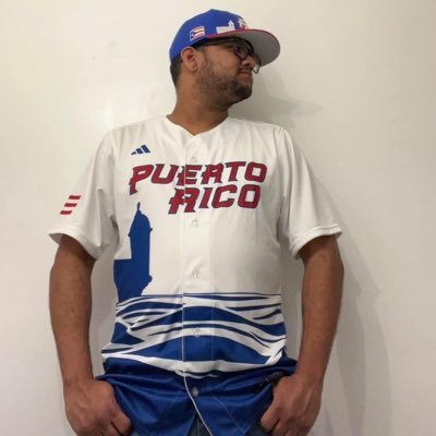Born in Norfolk, VA/ Lives in Virginia Beach, VA/ Puerto Rican 🇵🇷/ Gemini ♊️/ Loves to cook 👨🏾🍳/ Yankees fan🗽⚾️/ Gamer 🎮/ Snapchat: Yankeefan612 👻