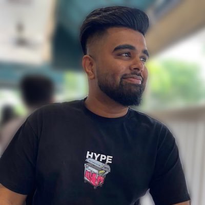 divinesvaran's profile picture. 😁