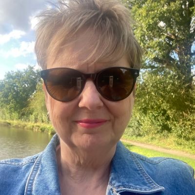 Ex L&D advisor/lecturer Health/Social Care. 7 yrs NED HER2+ breast cancer. Admin HER2 FB support group. Low carb advocate #LCHPMF insta: southall.caroline