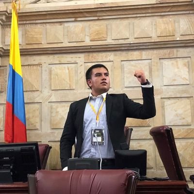 Estudiante de Ciencia Política 📚 
Universidad Nacional de Colombia 🦉
Futuro Político 📈