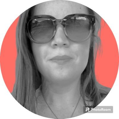 Simplemente una madre más quejándose de la maternidad, de sus hijos, esposo, suegros, familia, etc, etc.
