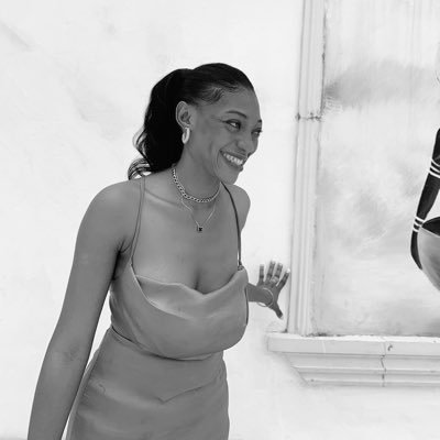 Thewomanofclass's profile picture. 