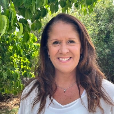 Teacher, Leader, Marine Wife, Mom, Child of a King! Changing the world one child at a time!