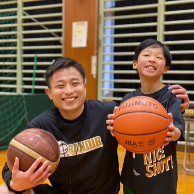 シュート&DFに特化したプロバスケコーチ/個別指導・クリニックはDMで/U15 GRANDIR Basketball Team代表/3&D Labo Basketball School代表/1児のパパ