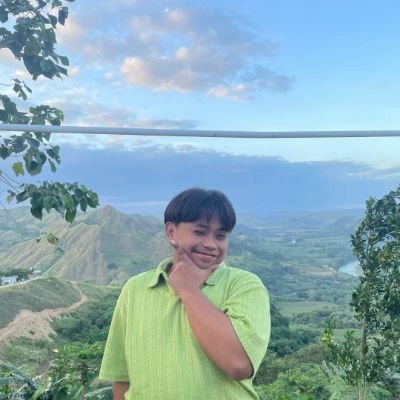 itsmetheproble's profile picture. 24