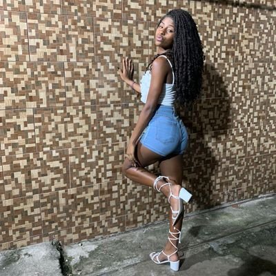 sofianrs_'s profile picture. yes I'm better than all of you combined🤷🏽‍♀️💋