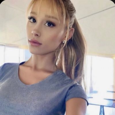 everytimelovin's profile picture. ariana enthusiast