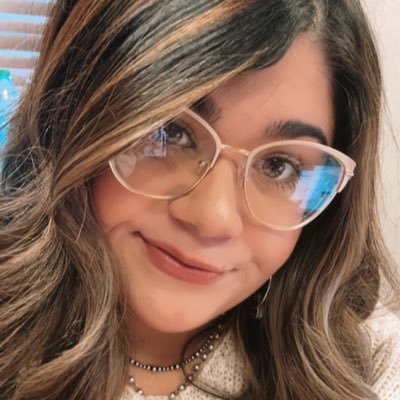 FelysseM's profile picture. let’s go feed cows