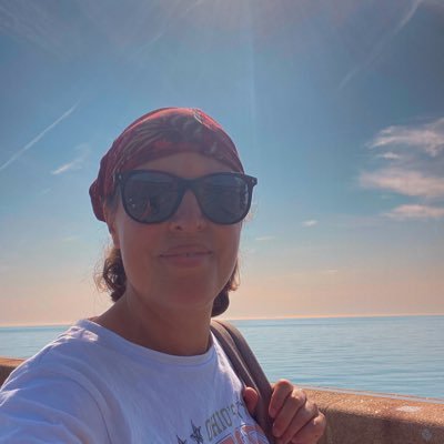 RFoz34's profile picture. Love one another❤️