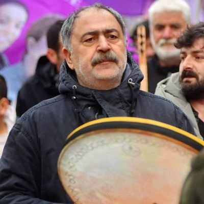 HekimSefkan6's profile picture. #Helbest #Muzik #wêje
Xebatkarê çand û hunera kurdî.