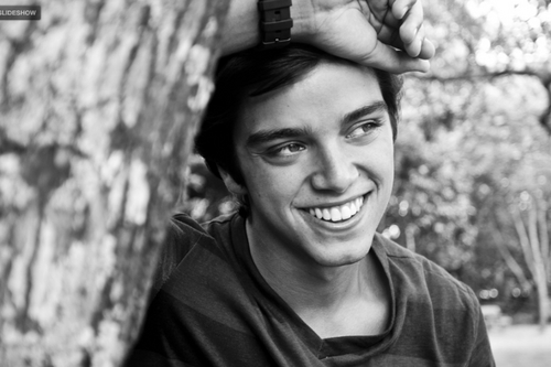 fc_need_simas's profile picture. Não posso dizer que sou a sua fã numero um. Não preciso ser. Quero ser aquela que nunca saiu do teu lado. @simasrodrigo fc -09\01\2012-@biaflorence e @dudaplins