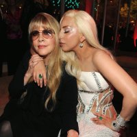 Everybody Wants A Picture With Stevie Nicks (@stevieandcelebs) 's Twitter Profile Photo Everybody Wants A Picture With Stevie Nicks (@stevieandcelebs) 's Twitter Profile Photo