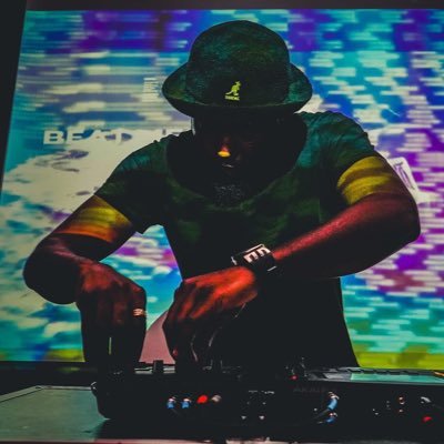 DJBIGGSMOOV's profile picture. Baltimore 🛩️ L.A. 🚀🛸                    DJ • Producer • Engineer @BeatMeccaLA 📀💿💽