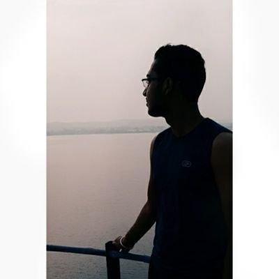 himanshu24x's profile picture. Right Leaning Centrist 🍁