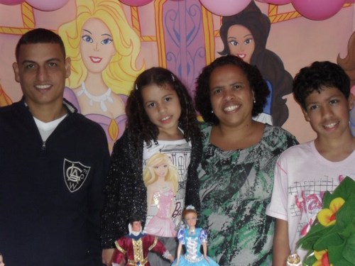 Narigudo e feio, tenho chulé e gosto pra caralho de mulher, principalmente a minha