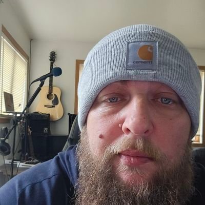 wisco sports fan and twitch streamer. streaming live music and toxic gaming