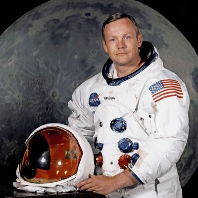 Astronauta jubilado tras pisar la Luna. Fue un paso demasiado grande y me agoté; pero no tanto como para no luchar contra el comunismo.