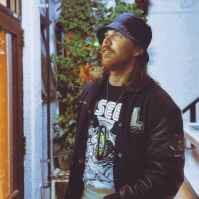 Musician & maker of sounds. Boss at Library of the occult records https://t.co/bvjgbjTtVX 💀