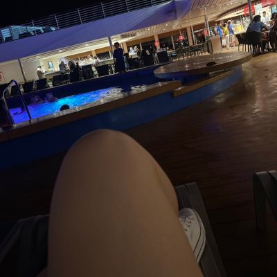 enthralled_enzo's profile picture. Sarah | Reader | 23 | WOOOOO | ESFP