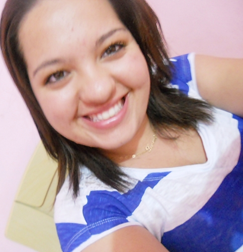 Sou como você me vê.
Posso ser leve como uma brisa ou forte como uma ventania,
Depende de quando e como você me vê passar. (Clarice Lispector)