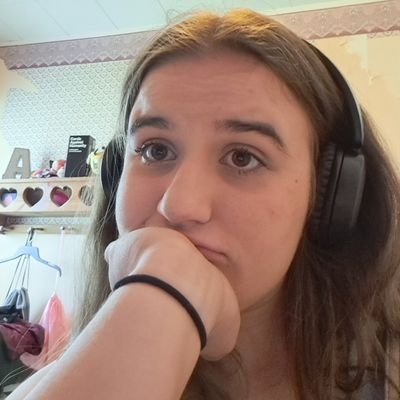 She/Her
Has fun with Minecraft!
Plays the Ukulele.
Occasionally Streams On Twitch!!
https://t.co/aCUoC6s4ss
Looking to make others smile!