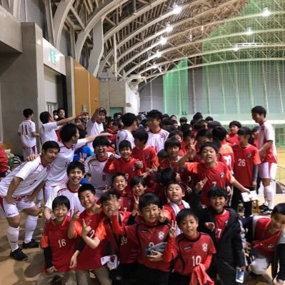 神奈川県大和市 GEO-X SPORTS ACADEMYのFUTSAL TEAM 2013年発足。 チーム名の由来 GEO(地球)X(未知数)＝可能性は無限大 TOP.2023年度選手募集中 是非1度体験へ来てください #geoxfc大和 #ジオックススポーツアカデミー大和