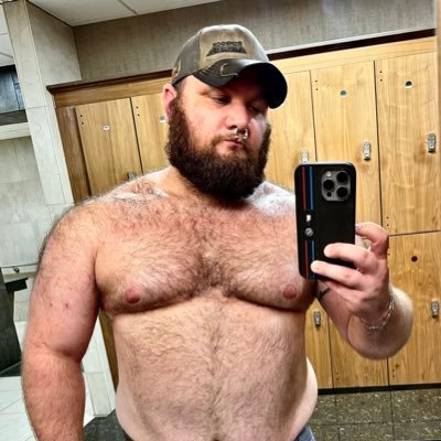 Alpha Dominate Redneck🇺🇸. NSFW 18+ Husband of @FordTechTX Daddy to @txvet95 Alpha Pup to @Oakley_Camopup