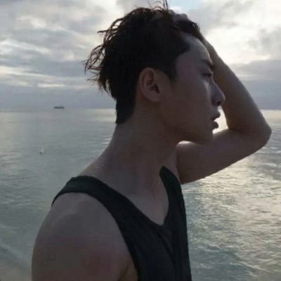 韓ドラに不時着し気付けばソジュンにどハマってました♥️ 韓ドラ歴=ヲタク歴の推し事初心者、特技は筋肉談義。熟練ちゃんと呼んでもらえると喜びます☺️🫶